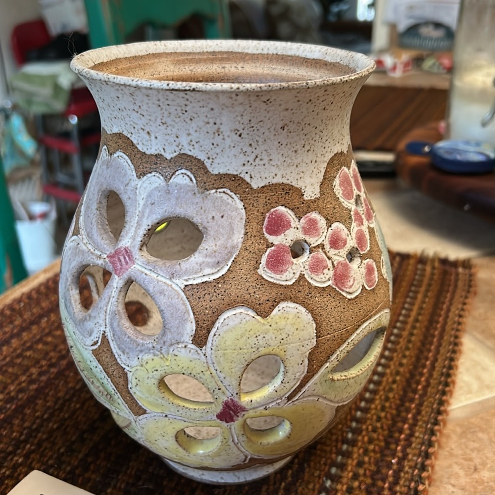 Hand carved Candle Lanyern - Picture 5 of 10